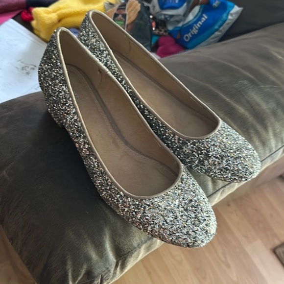 Old Navy Shoes - Sequin pumps